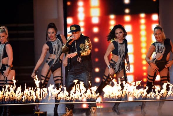 Y junto a Yandel, pusieron más candela a la ceremonia.