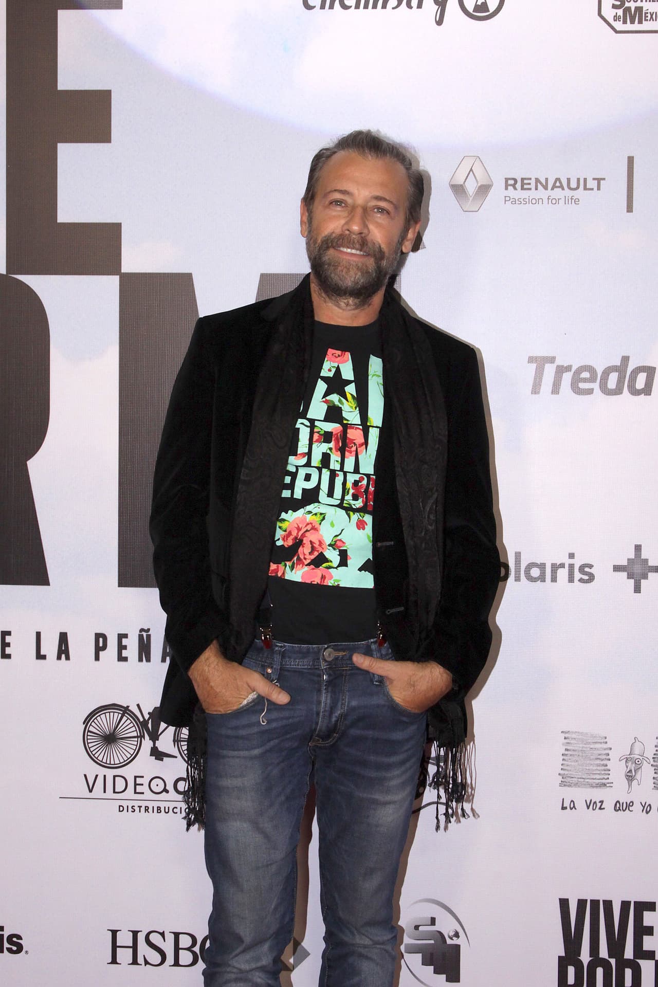 Este actor mexicano ha seguido participando en cine, teatro y televisión.