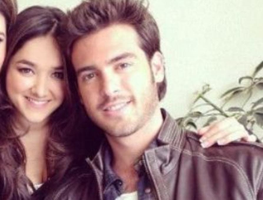 Sherlyn también compartió una foto con el actor tras saber el veredicto de culpabilidad: "
<b>¡Hoy es un día triste!</b> Me duele el corazón por Pablo Lyle y también por la familia del Sr. (Juan Ricardo Hernández)".
<br>