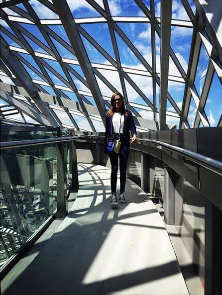 Karla Martínez: "Camino al cielo! #LemuséedesConfluences #Lyon #Francia". (Junio 27, 2016)