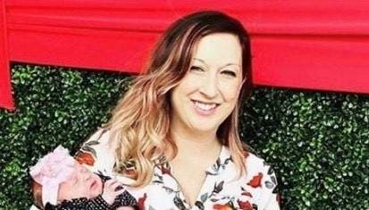 La mujer de 33 años fue vista por última vez la mañana del 12 de diciembre de 2019, cuando dejó a su hijo, Silas, en la escuela primaria de Cowan. Heidi Broussard fue encontrada muerta el 19 de diciembre dentro del maletero de un automóvil afuera de una casa en los suburbios de Houston.