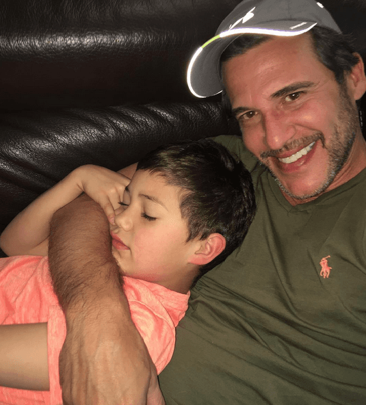 Además de ser un gran actor, es un padre ejemplar.