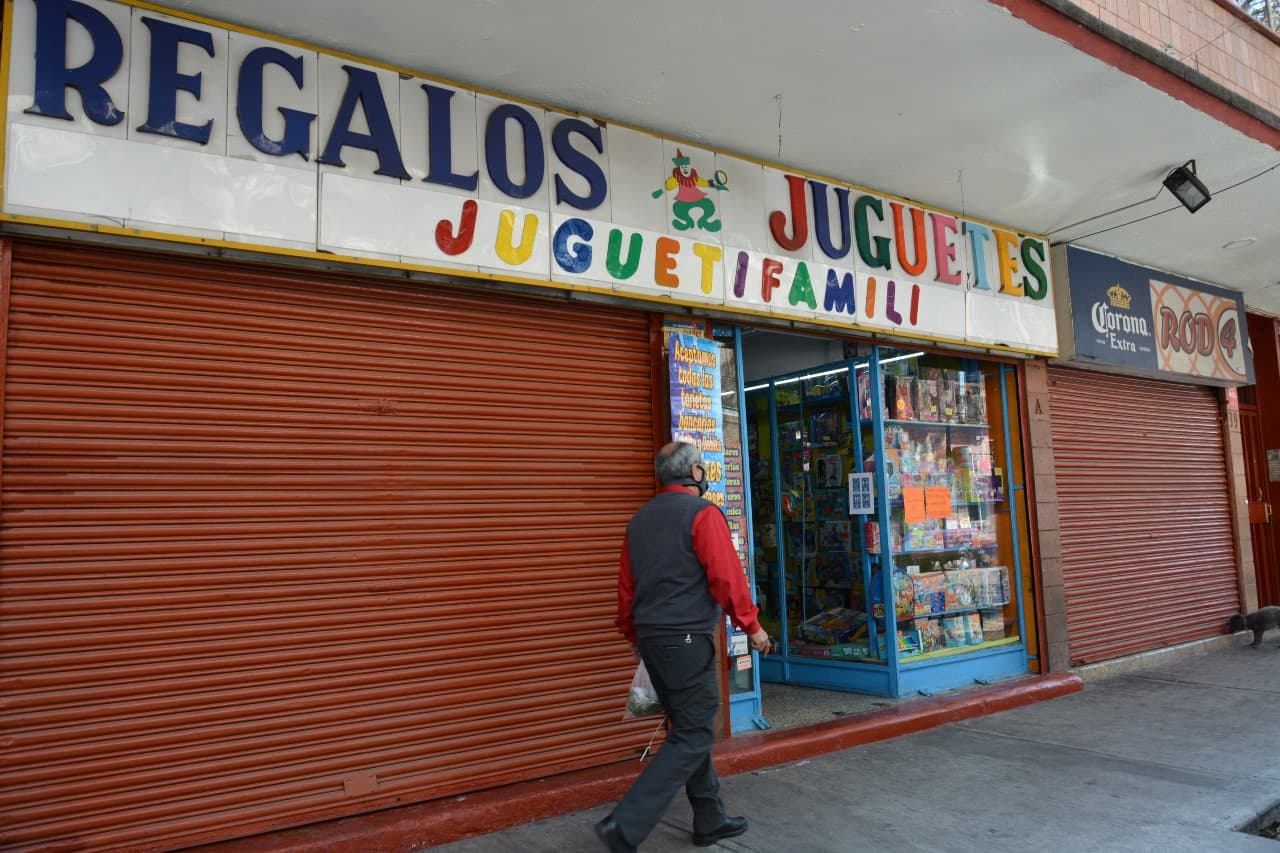 Día de Reyes: una pequeña juguetería de barrio en México sobrevive a grandes competidores y al coronavirus