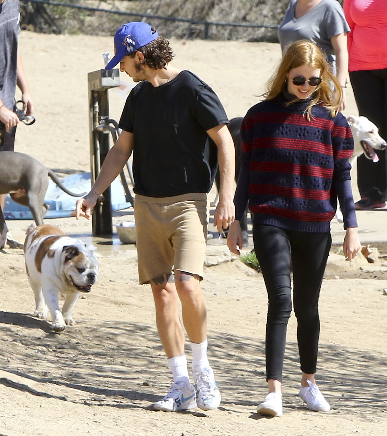 Shia y Mia decidieron acudir a un parque de perritos.