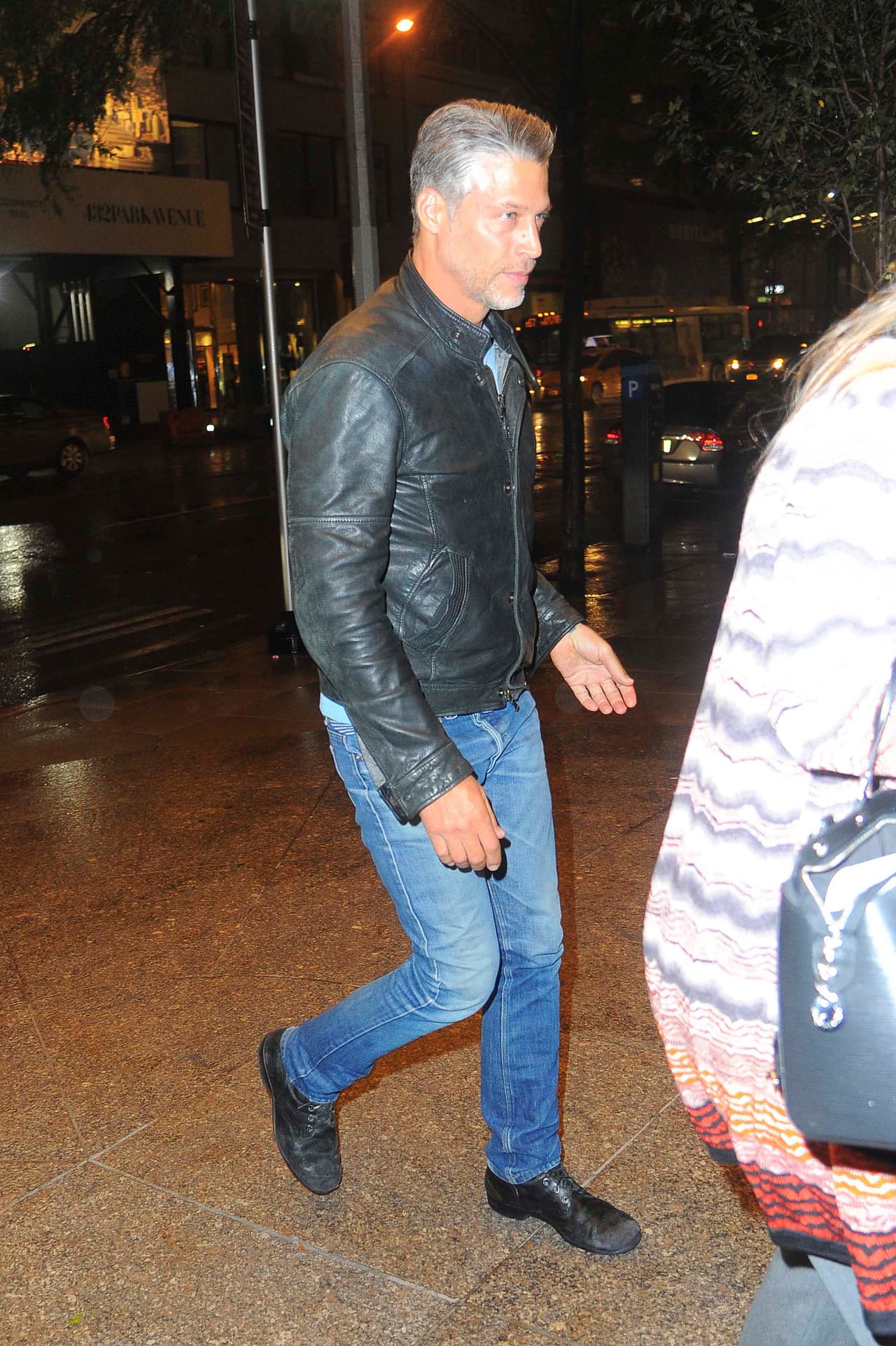 Sandra Bullock salió a cenar al exclusivo restaurante 'Waverly Inn' con su guapísimo novio Bryan Randall.