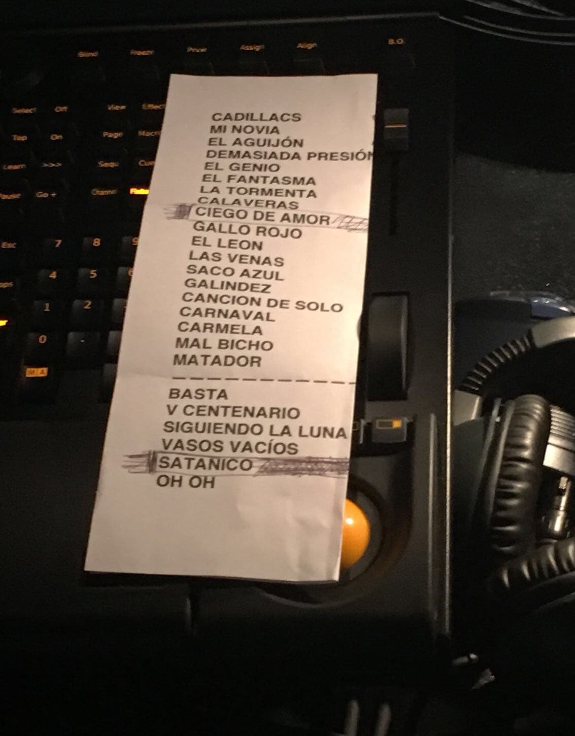Este es el set list de las canciones interpretadas durante la noche.