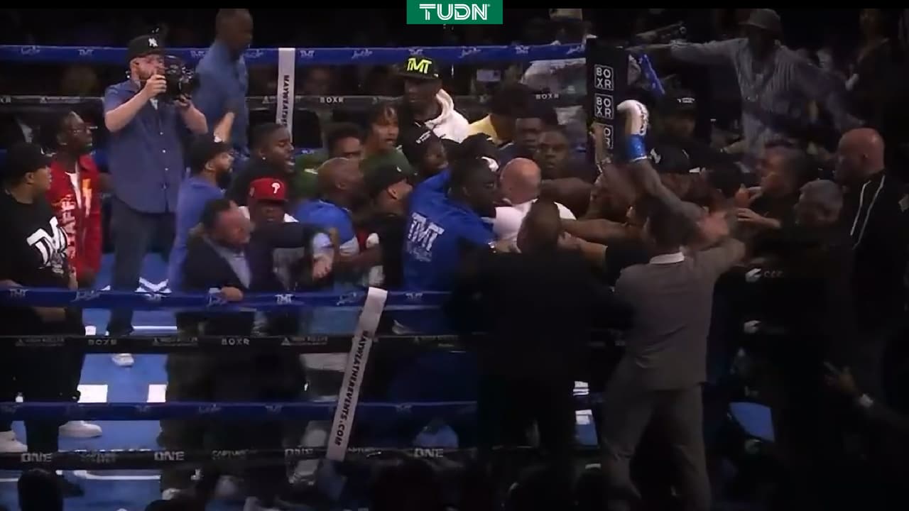 Floyd Mayweather confirma pelea en México ante John Gotti III 