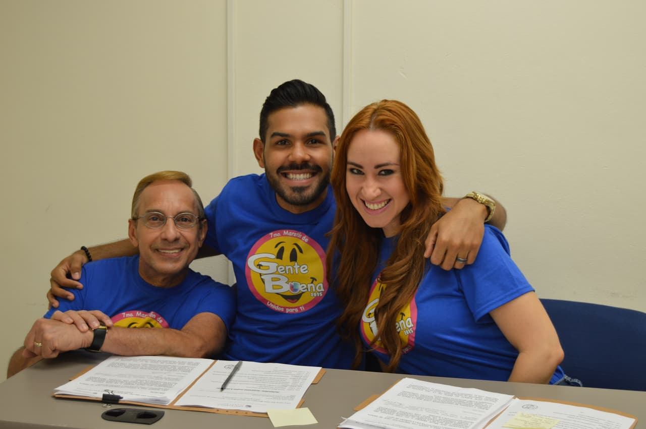 Milly Méndez y José Santana del programa Los Seis De La Tarde fungieron como maestros de ceremonia de la actividad, que comenzó con una charla de motivación a cargo del locutor y animador de KQ105, Amós Morales.