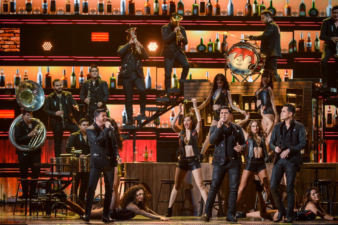 Los Recoditos nos soltaron su grande hit 'Pistearé'.