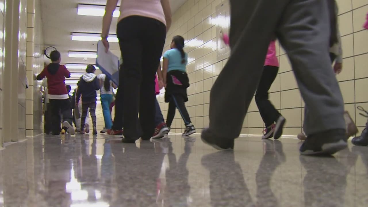 Escuelas de Nueva York emplearán normas más estrictas para prevenir acoso sexual y bullying