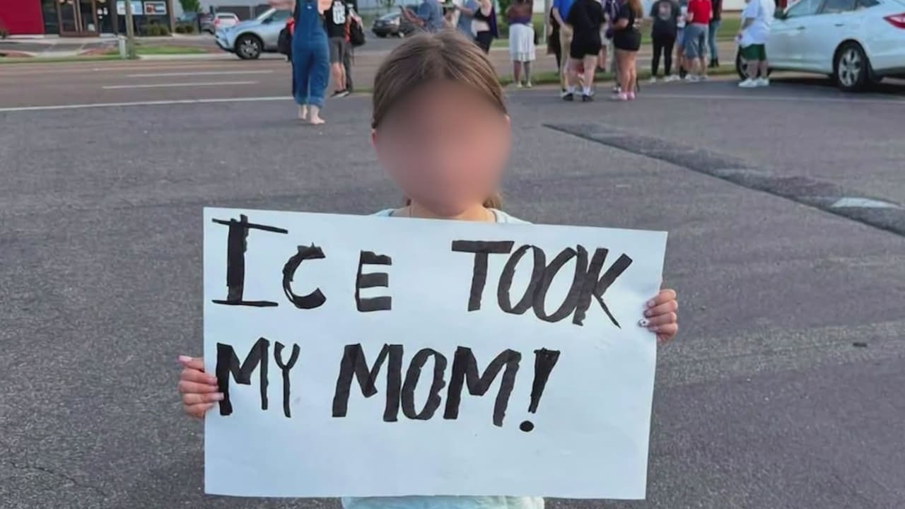 "Solo escuchaba su llanto": Niña hispana pasa su cumpleaños exigiendo la liberación de su madre tras redada en Memphis