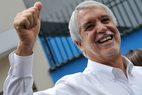 Peñalosa, a su turno, expresó su convicción de que obtendrá los votos necesarios para pasar a la segunda vuelta electoral pues, según dijo, en esta primera se elige "a los dos que pasan a la segunda".