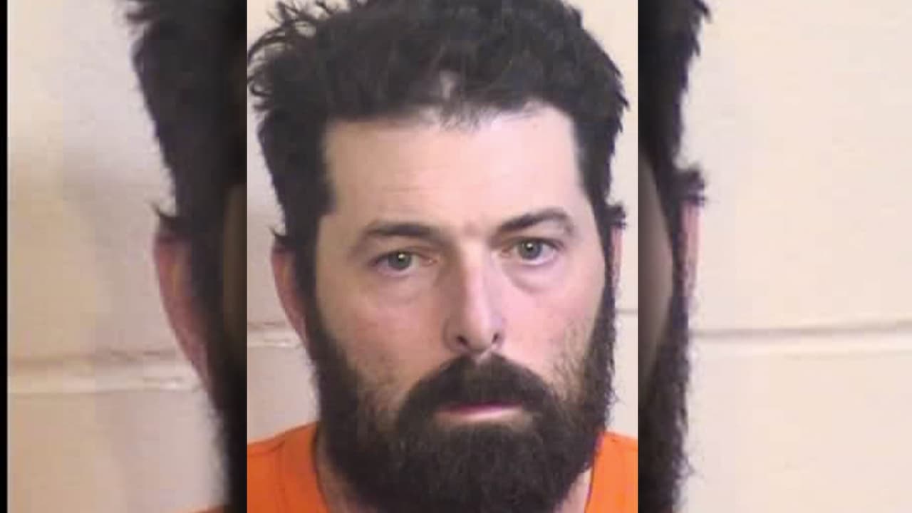 Arrestan a empleado de una iglesia por supuestamente abusar de menores en el condado de Fresno