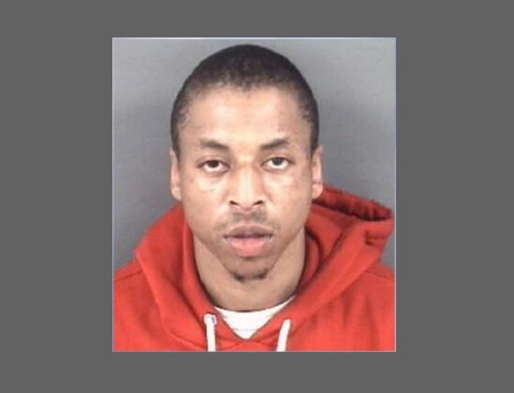 Hombre de Fayetteville enfrenta una docena de cargos por abuso sexual contra niños