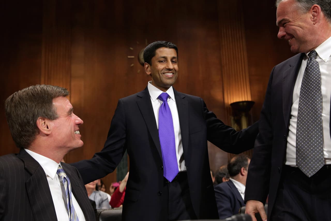 Si lograra sustituir a Scalia, sería el primer magistrado de origen indio