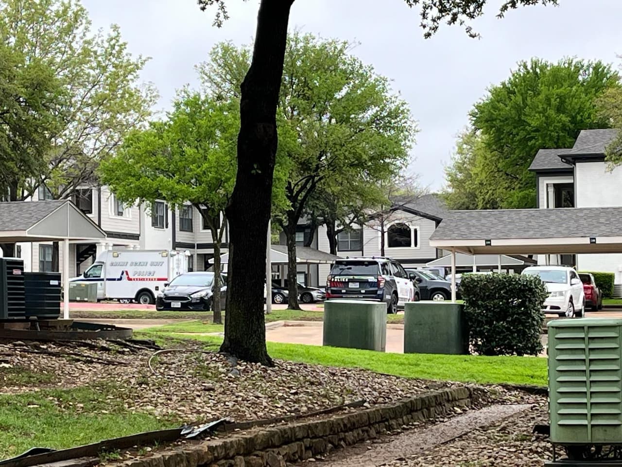 El hombre recibió un disparo en un edificio de apartamentos en la cuadra 400 de Bardin Greene Drive.