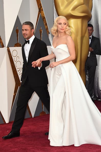 Fue en redes sociales donde dio la triste noticia: "Taylor y yo siempre hemos creído que somos almas gemelas. Como todas las parejas, tenemos altos y bajos, y nos estamos tomando un tiempo. Somos artistas ambiciosos, esperando sobrellevar las largas distancias y agendas complicadas simplemente para continuar con el amor que siempre hemos compartido".