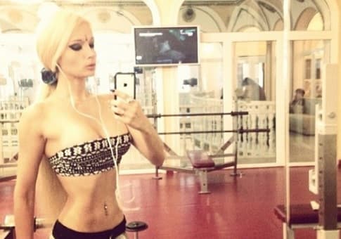 Según la revista Cosmopolitan, la joven ucraniana se somete a una rutina diaria de 5 a 6 horas de ejercicio.