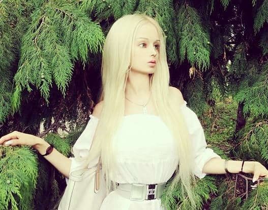 Tan sólo en Instagram tiene más de 249 mil seguidores.