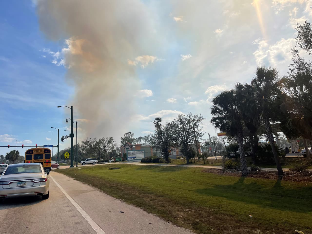 Piden a los conductores evitar el área de Toledo Blade entre la autopista I-75 y Price y se prevé más cierres de carreteras.
