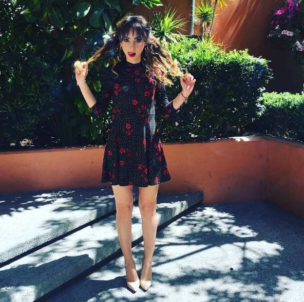 Un vestido coqueto como este modelito es perfecto para lucir bella y juvenil.