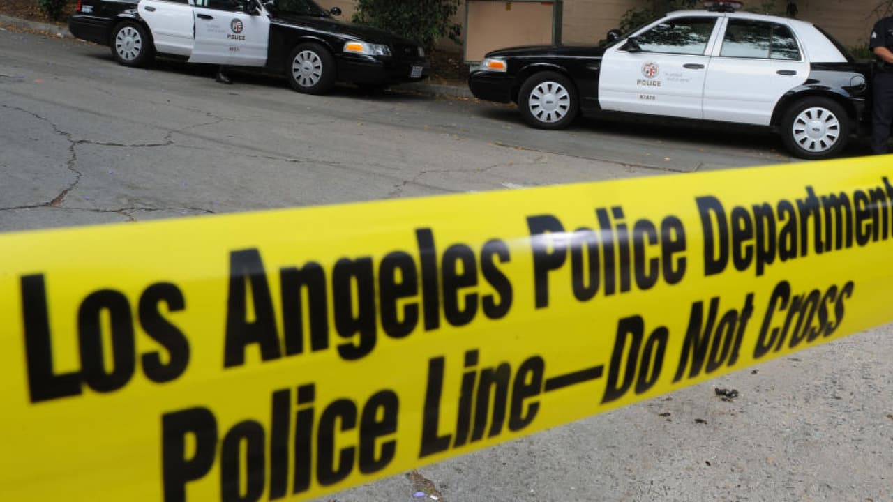Conmoción en Los Ángeles por el hallazgo de tres niños muertos dentro de una vivienda en el este de la ciudad