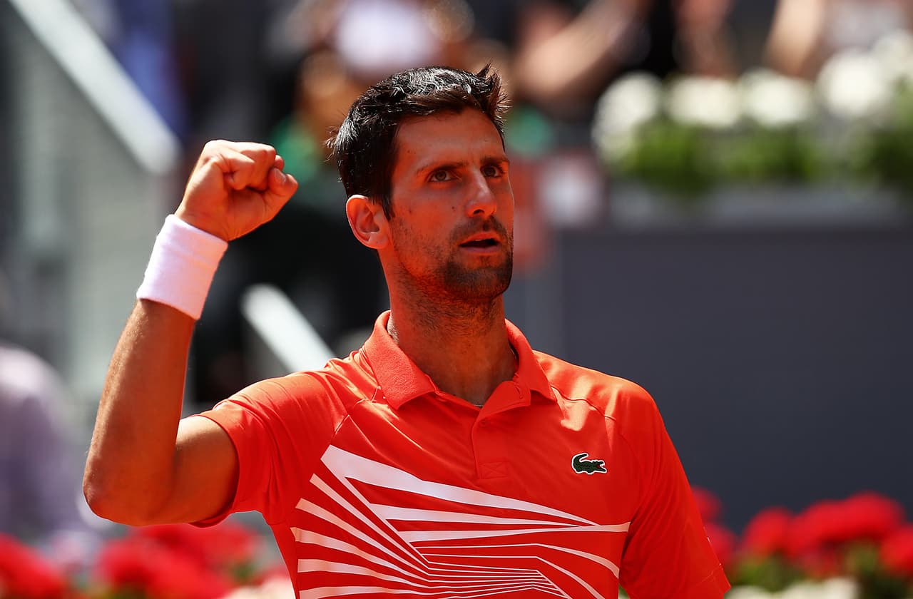 El serbio Novak Djokovic mantuvo su récord contra el francés Jeremy Chardy al vencerle por 6-1 y 7-6 (2) y colocarse en los Cuartos de Final del Mutua Madrid Open.