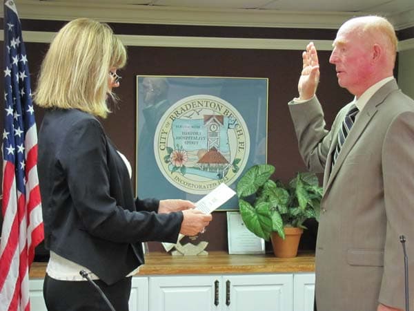 Alcalde de Florida es elegido por juego de naipes