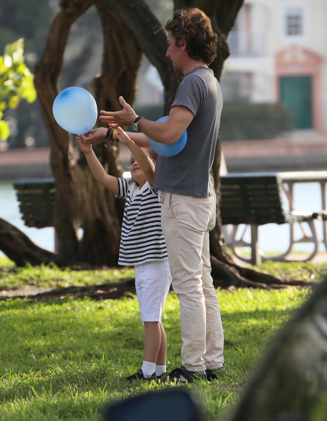 El español junto a Nicolás muy divertidos.