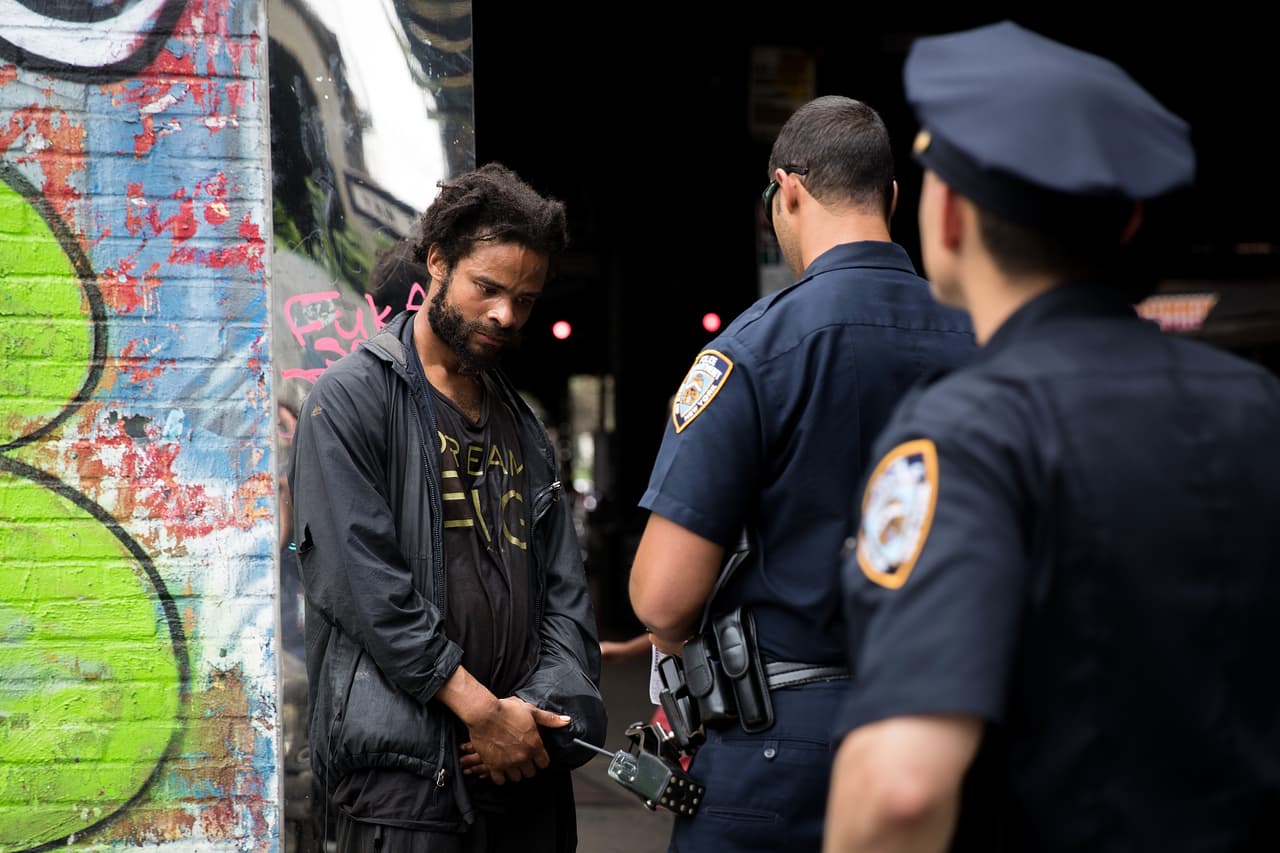 A pesar de la legalización de la marihuana, las minorías siguen siendo víctimas en la guerra contra las drogas