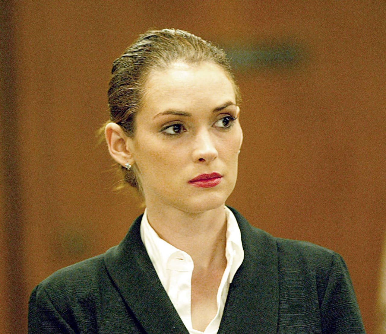 Photos © 2003 The Grosby Group - Winona Ryder reports to court about her community service and what she has been doing to fullfill her sentence. Beverly Hill, Calif 04/07/03 (PR)