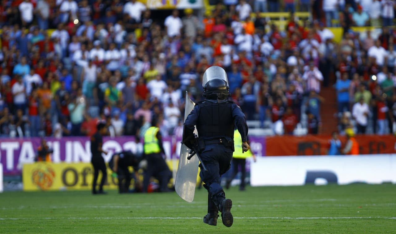 Joven argentino asesina a árbitro tras expulsión en partido de fútbol barrial