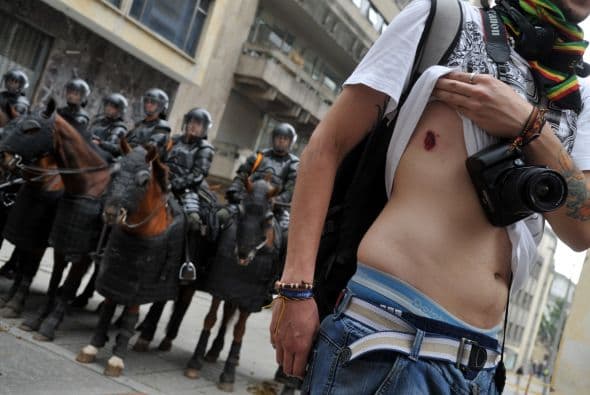 Los participantes en todo el país ascienden a 300 mil, según dijo a Efe por teléfono David Flórez, portavoz del movimiento de izquierdas Marcha Patriótica y organizador de la iniciativa junto a un centenar de organizaciones no gubernamentales (ONG).