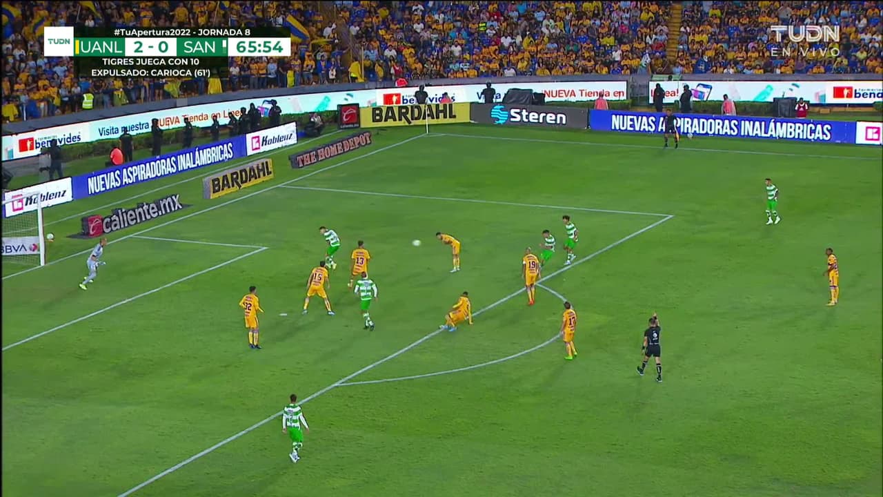 ¡TIRO ATAJADO! disparo por Juan Brunetta.