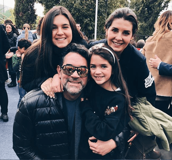 Mayrín y Eduardo se casaron por el civil el 28 de febrero de 2009. Ambos actores tienen una hija en común llamada Julia, quien nació el 18 de julio de ese mismo año.