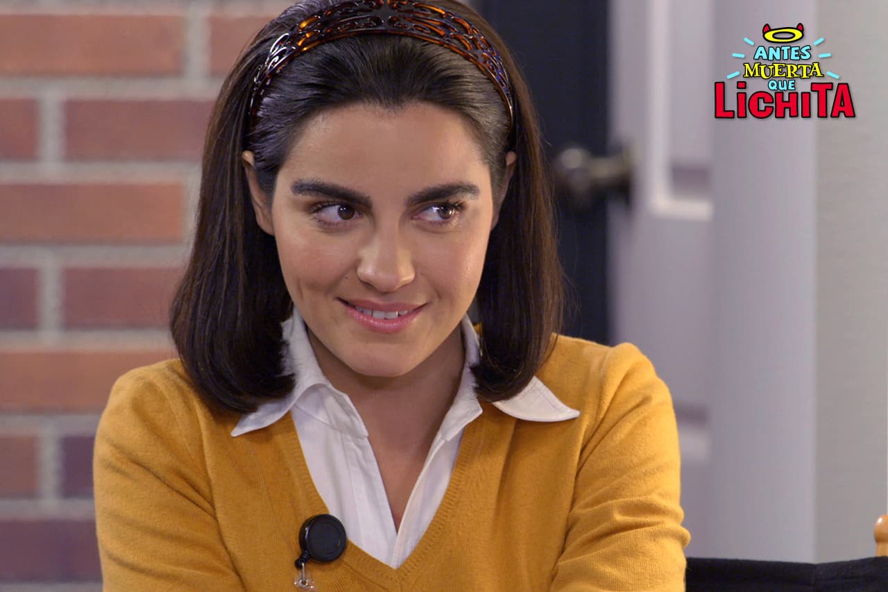 Lichita cautiva a la prensa con su nuevo look y les pide a todos que desde ahora en adelante la llamen Alicia.