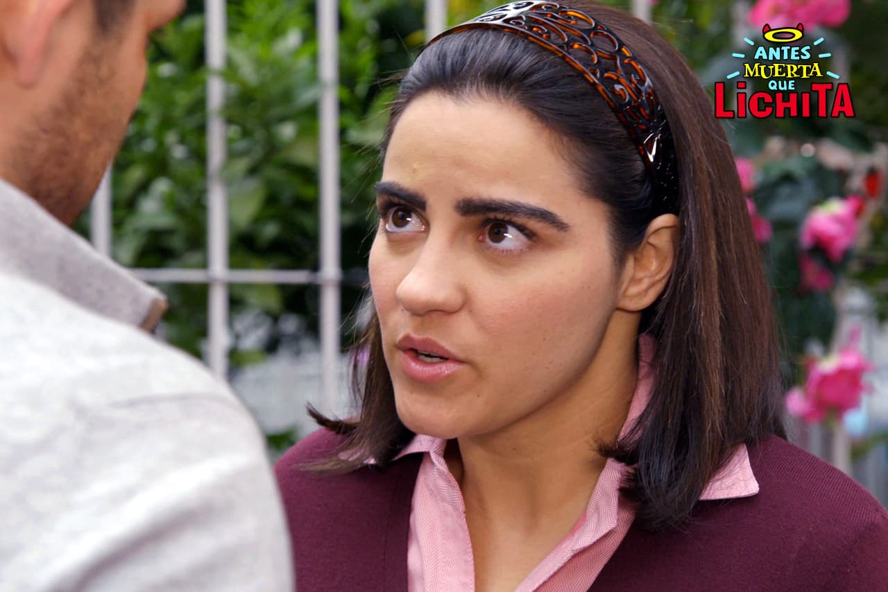 Alicia y Alex hacen las paces y acuerdan seguir con su relación para sacar provecho de la situación.