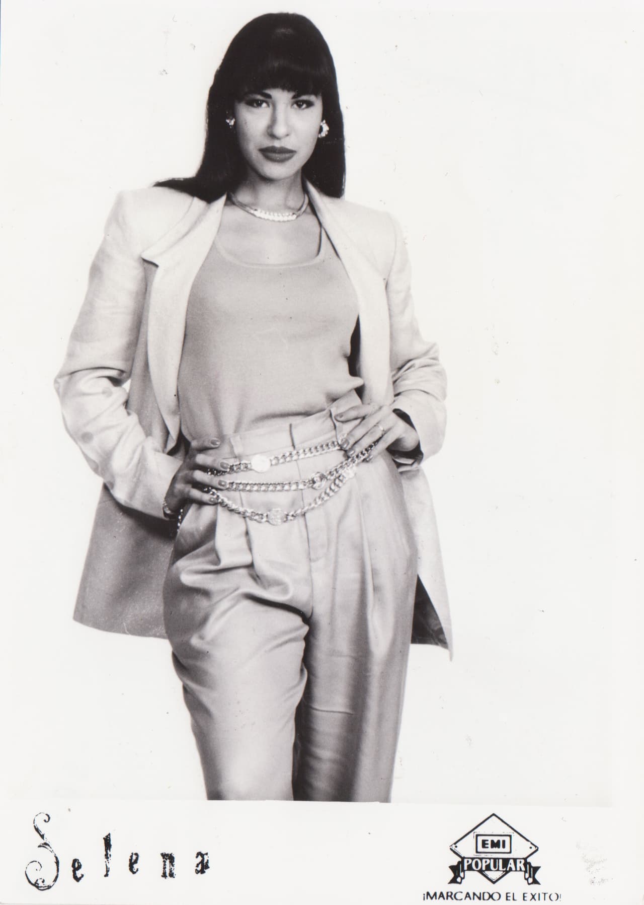 Selena Quintanilla dejó un legado impresionante en la música, pero la moda fue otra de sus grandes pasiones. Su estilo fue replicado por miles de jovencitas hasta ahora.