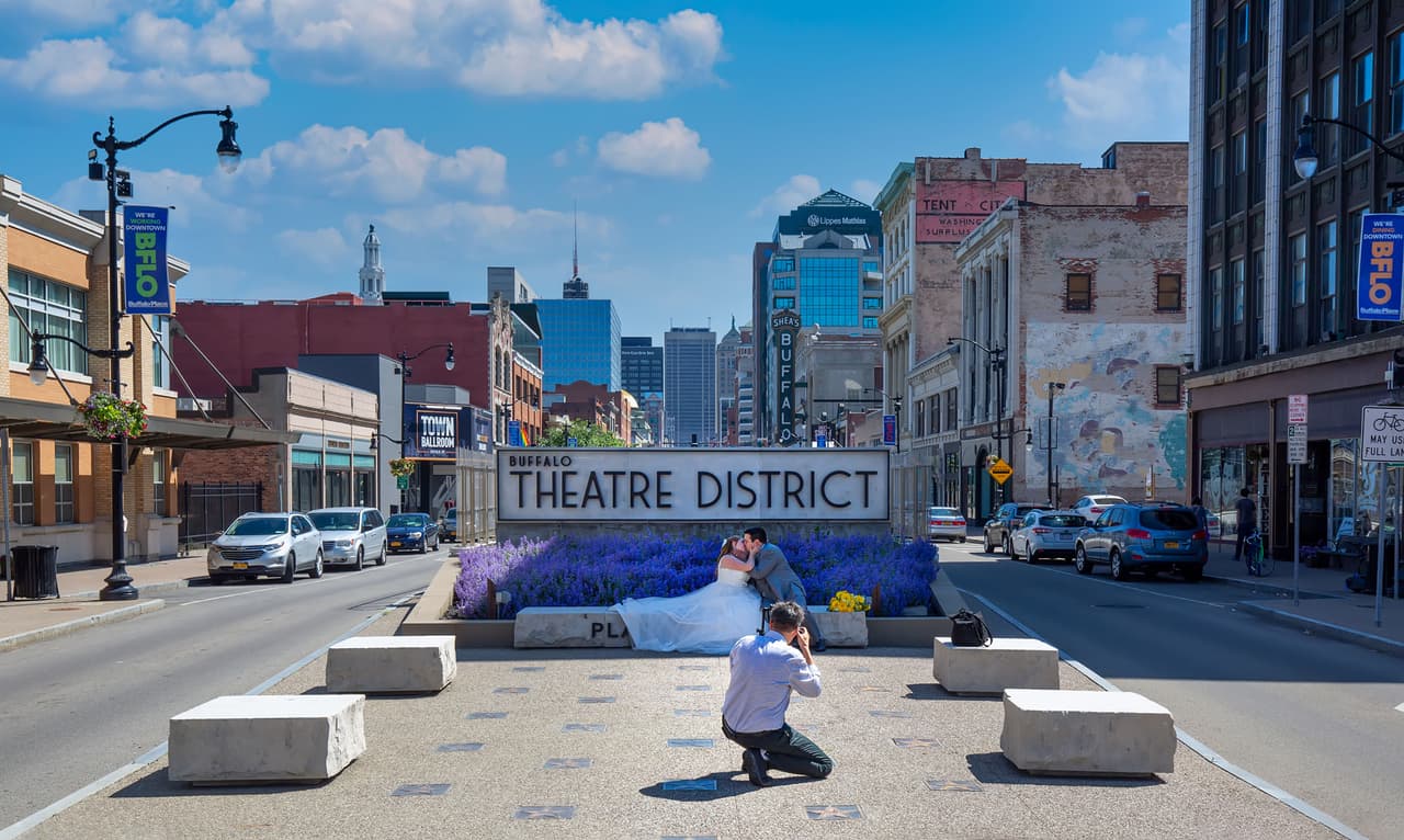 <b>Puesto 16. Área metropolitana de Buffalo, Cheektowaga y Niagara Falls (Nueva York)</b>
<br>
<br>Promedio de renta: 1,435 dólares.
<br>
<br>Aumento de diciembre de 2020 a diciembre de 2021: +20.1%.
<br>
<br>La renta de un departamento de dos habitaciones cuesta en promedio 2,003 dólares, lo que representa un aumento de 19.1% en un año.
<br>