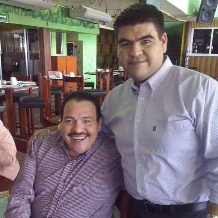 El intérprete de canciones como 'Aunque no sea conmigo' y 'Lo vas a pagar', agregó que sus hermanos o algún familiar muy cercano, serían los adecuados para realizar la donación.