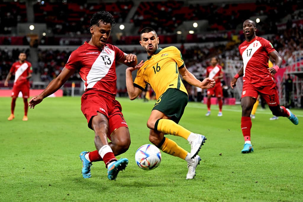 Australia, tras igualar sin goles en los 90 minutos y el tiempo extra, derrotó a Perú 5-4 en la tanda de penales y se quedó con el penúltimo cupo para la vigésima segunda edición del Mundial de fútbol que se jugará en Qatar.