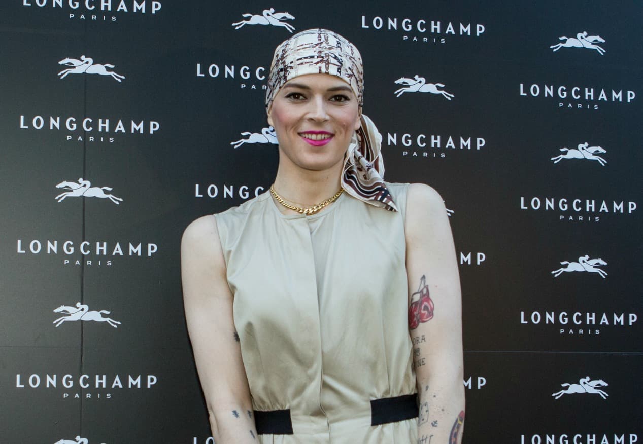 Adiós Bimba Bosé: la modelo que demostró que el cáncer de seno no te roba tu belleza