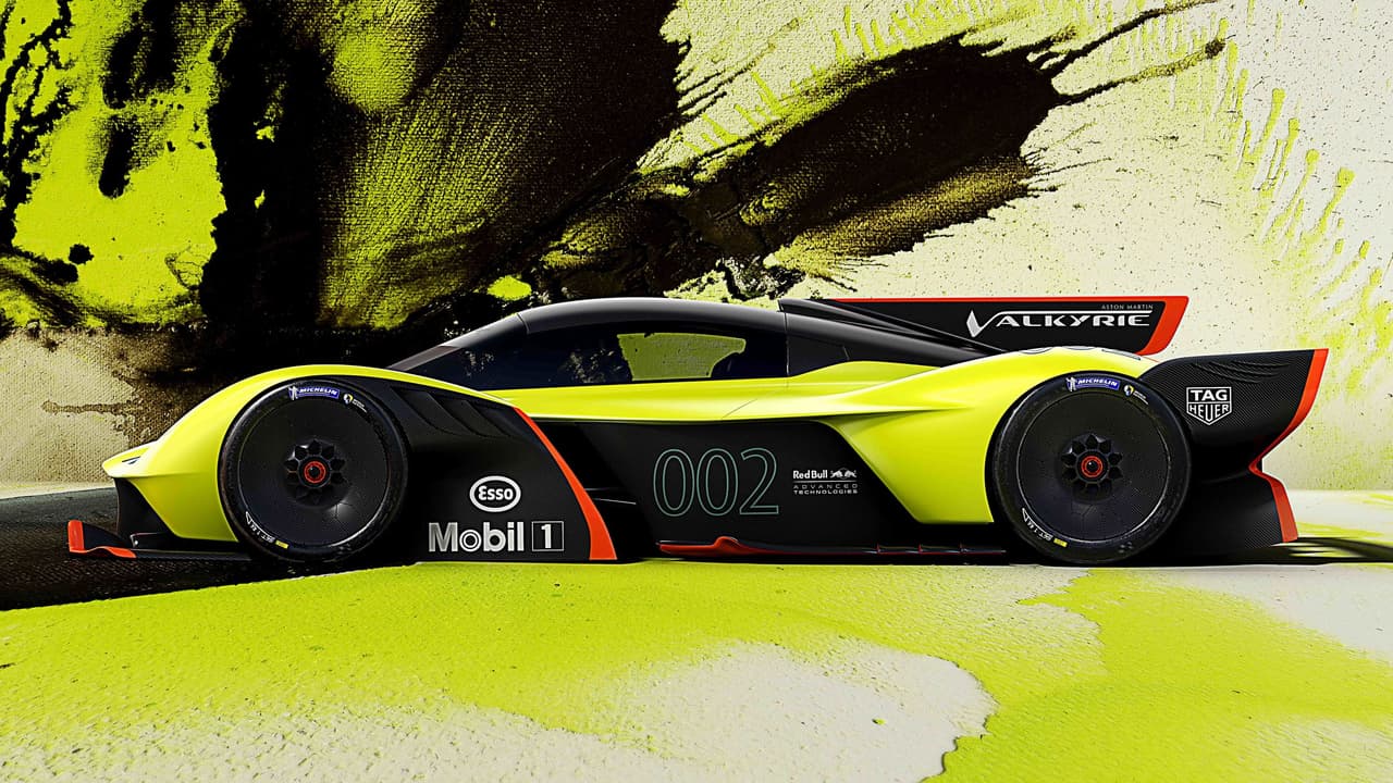 En pocas palabras, el
<b>Aston Martin Valkyrie AMR Pro</b> es la versión de competencias del
<b><a href="https://www.univision.com/noticias/aston-martin/aston-martin-devela-el-am-rb-001-un-hiperauto-con-doble-personalidad-fotos">Aston Martin Valkyre (AM-RB)</a></b> que la marca inglesa se encuentra desarrollando para su uso legal por las calles.