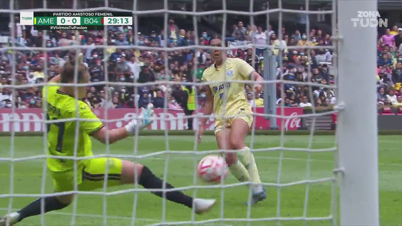 ¡Se convierte en un muro! Repohl le niega la gloria a Kiana Palacios