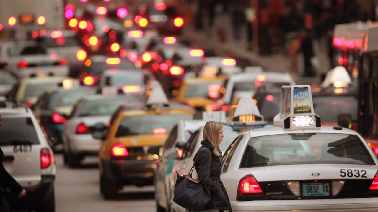 Reaccionan ante posibilidad de nuevo impuesto para conductores que vayan al centro de Chicago