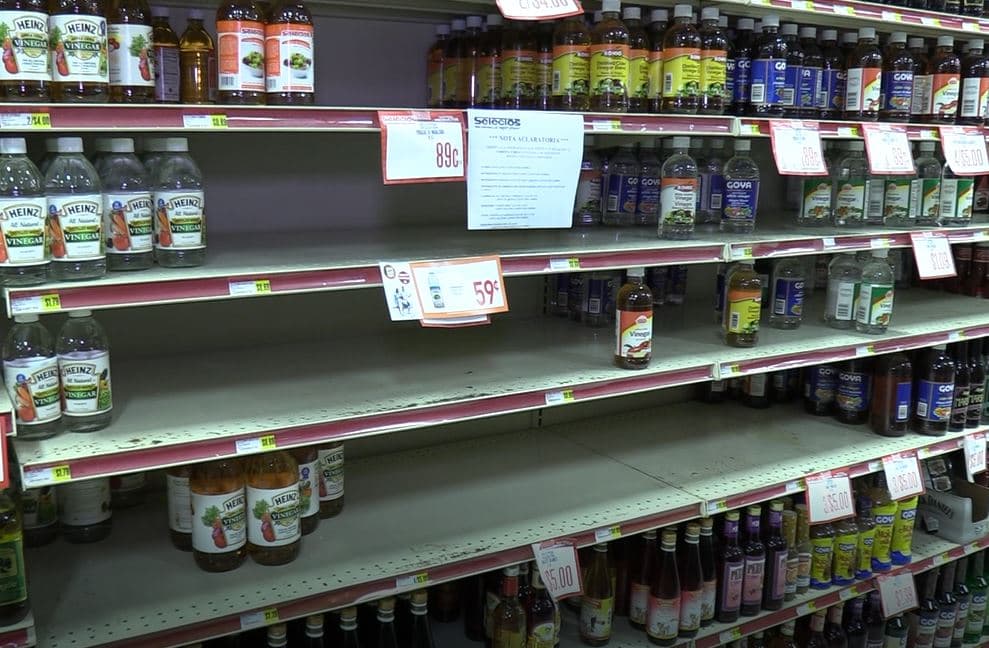 La dueña del supermercado Sandra Ortiz, informó que no hay alcohol, no hay agua oxígenada, vinagre y desinfectantes en aerosol y toallitas.
