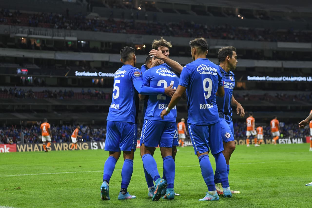 Las anotaciones de Juan Escobar, Rafael Baca y Ángel Romero, Cruz Azul golea 3-1 a Forge y aseguran su lugar en los cuartos de final.