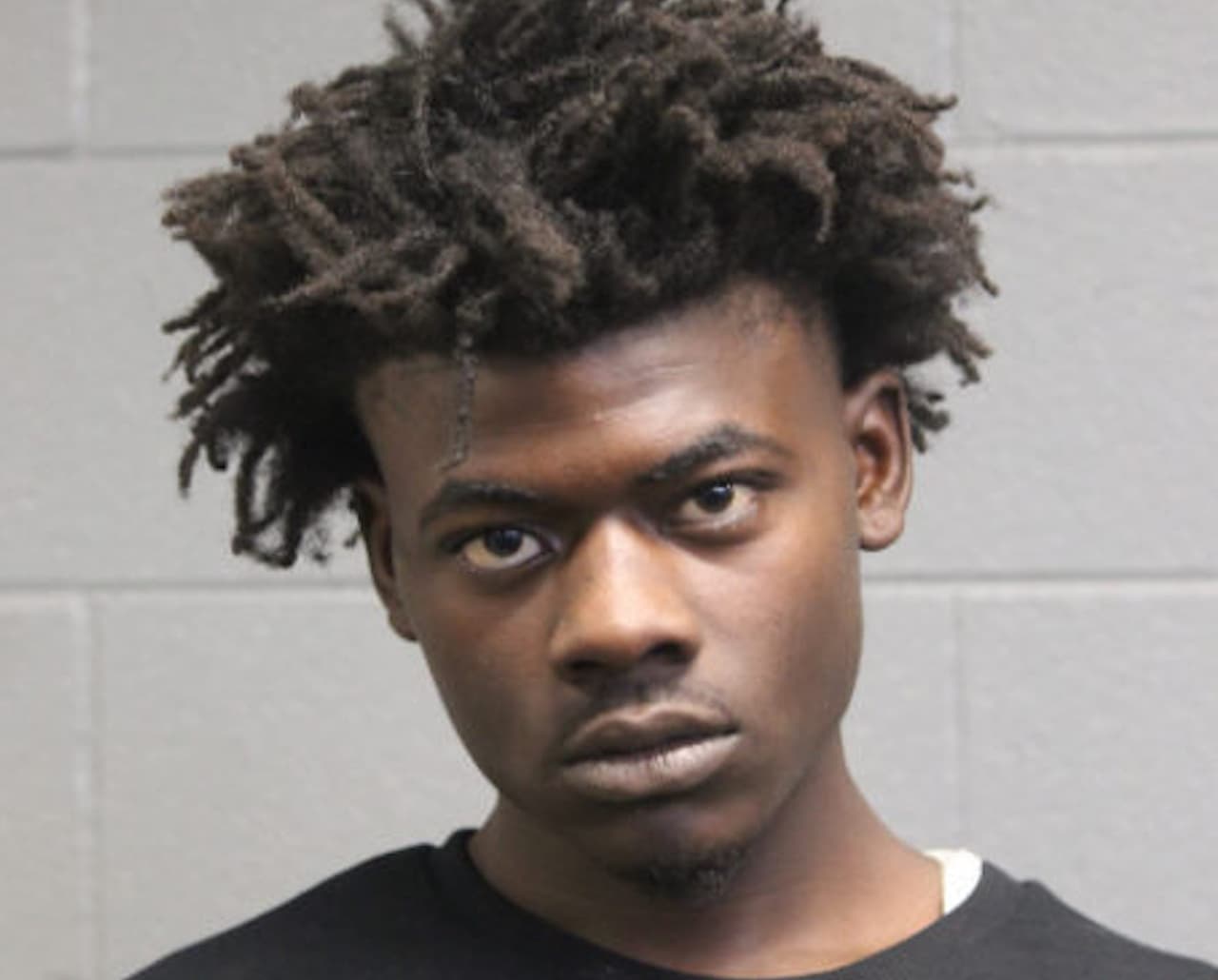 <b>Dushawn Stallworth-18 años de edad</b>
<br>Los 5 delincuentes huyeron a pie después de robar la tienda.