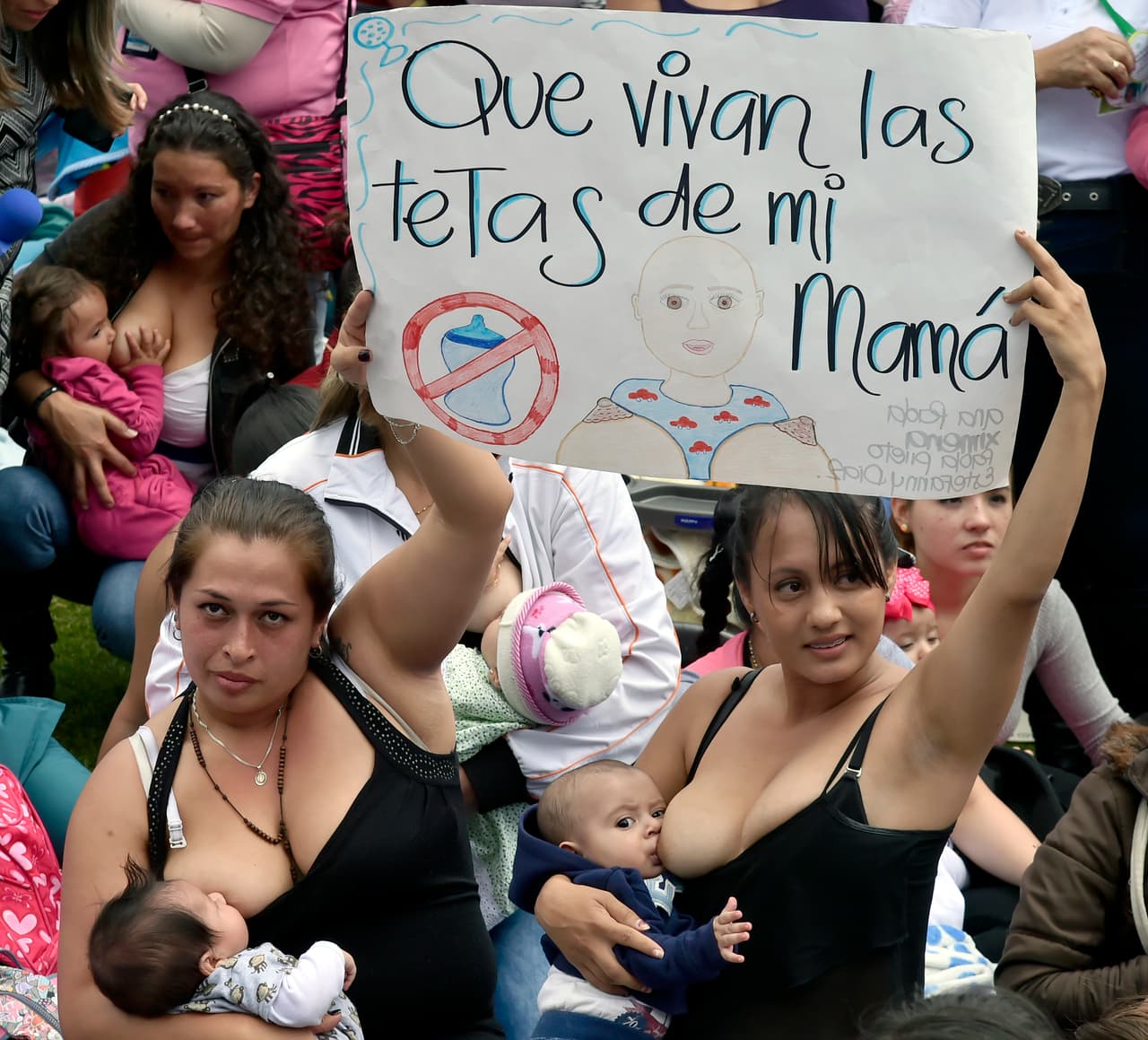 Se estima que en Latinoamérica solo 40% de los niños reciben lactancia materna exclusiva hasta los seis meses. La falta de informacion y de leyes que apoyen la lactancia influyen.
