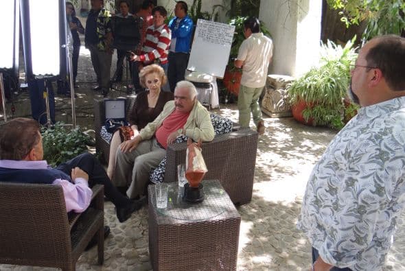 Tras las fuertes declaraciones del cantante, aclaró que si su esposa le faltara, él no duraría ni 8 días. ¡Eso es amor!